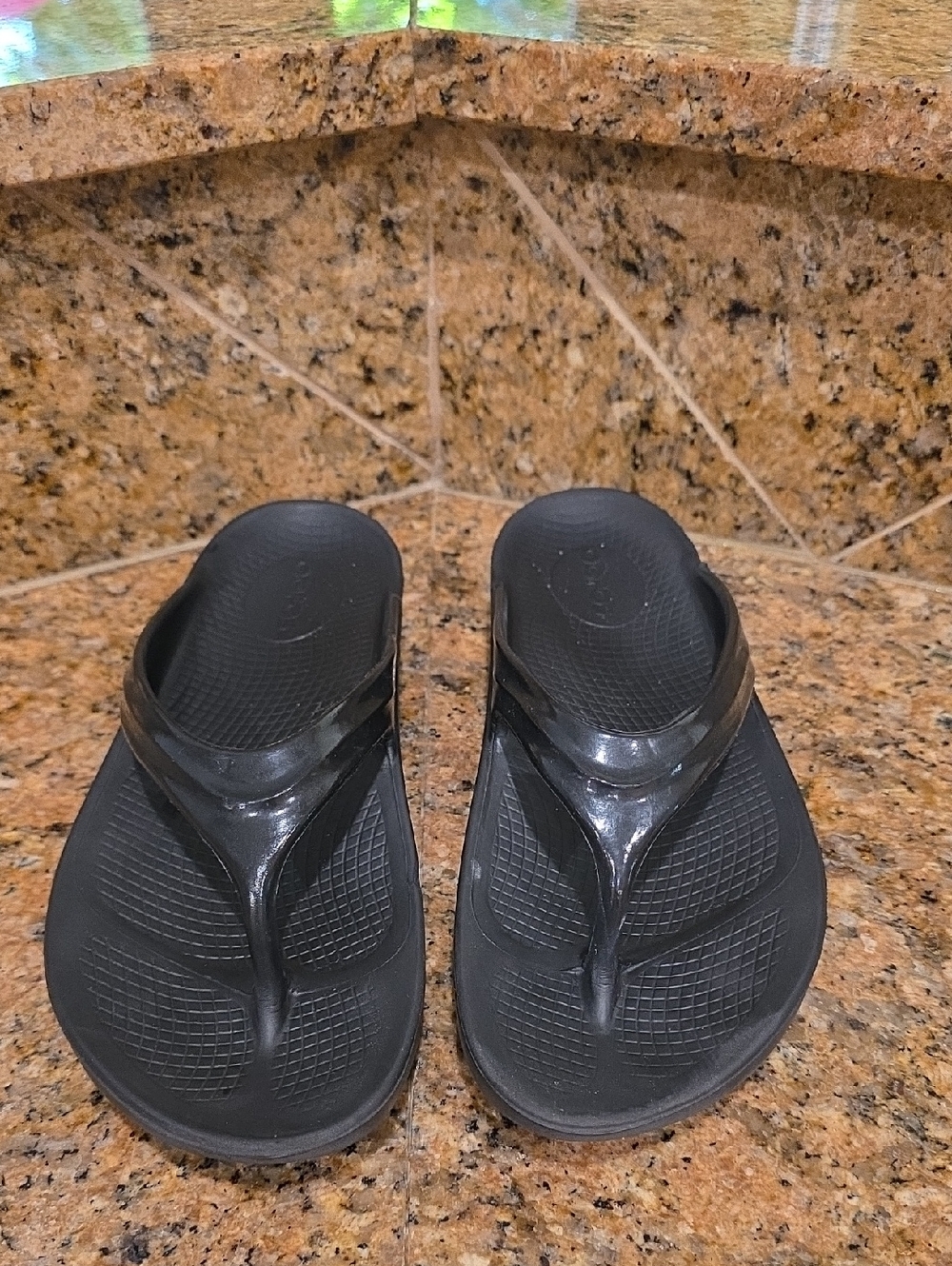 OOFOS Black Sandals - SZ 9